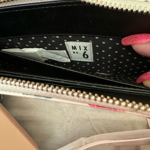 Mix 6 Sevenberry English Garden - Natural Rose Pink Wallet - Picture 6 of 8